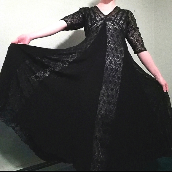 The Pyramid Collection Dresses & Skirts - Black lace dress